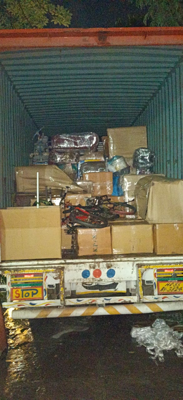 Loading & Unloading photo